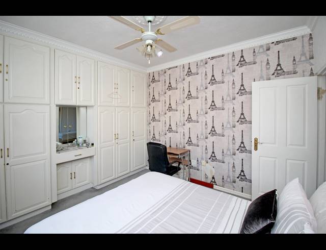 3 BEDROOM HOUSE FOR SALE IN CROSBY